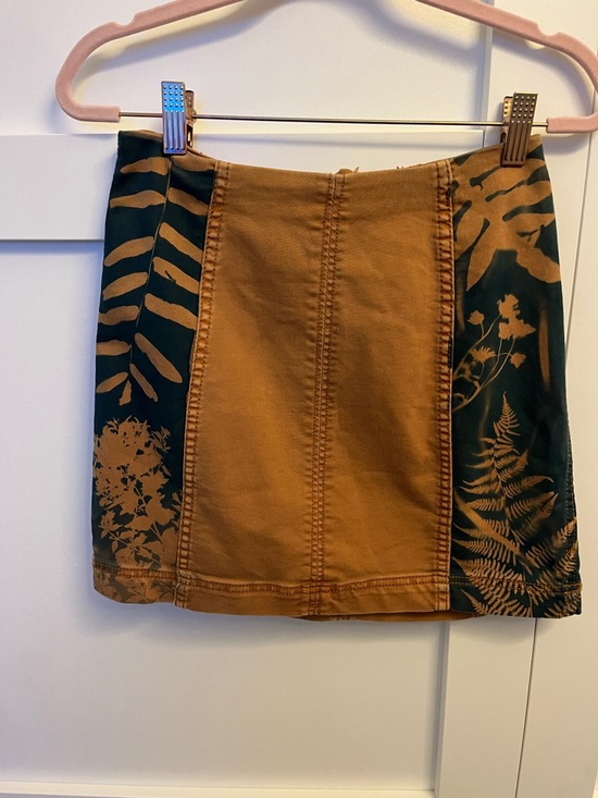 Free People Dresses & Skirts - Free People Two-Tone Brown and Dark Blue Printed Mini Skirt